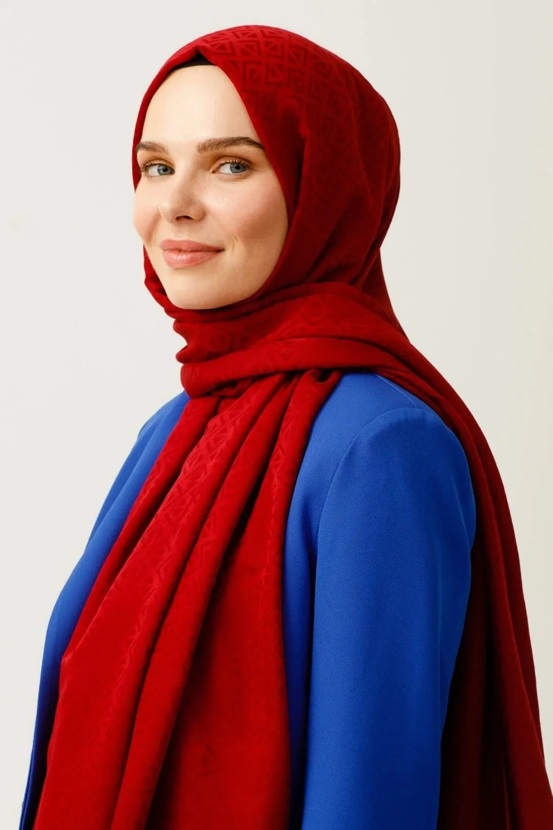 Burgundy Triangle Pattern Cotton Jacquard Hijab