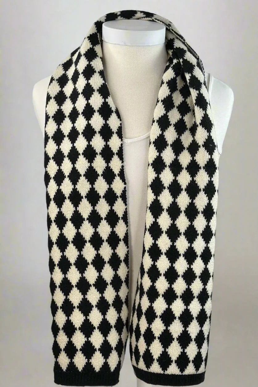 Diamond Pattern Oblong Scarf Black