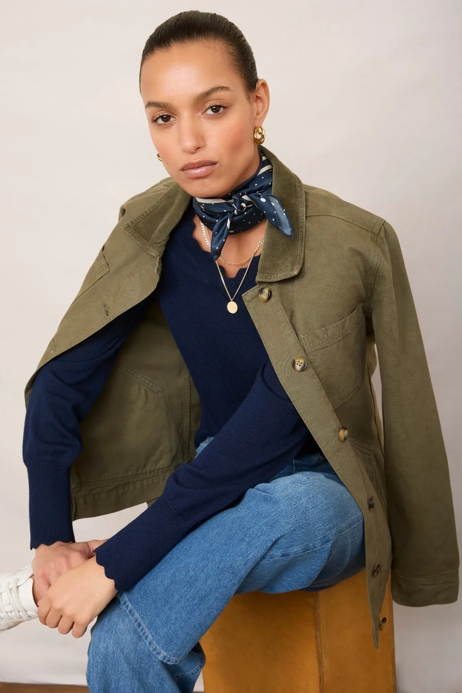 Fleurine Scallop V-Neck Jumper - Midnight
