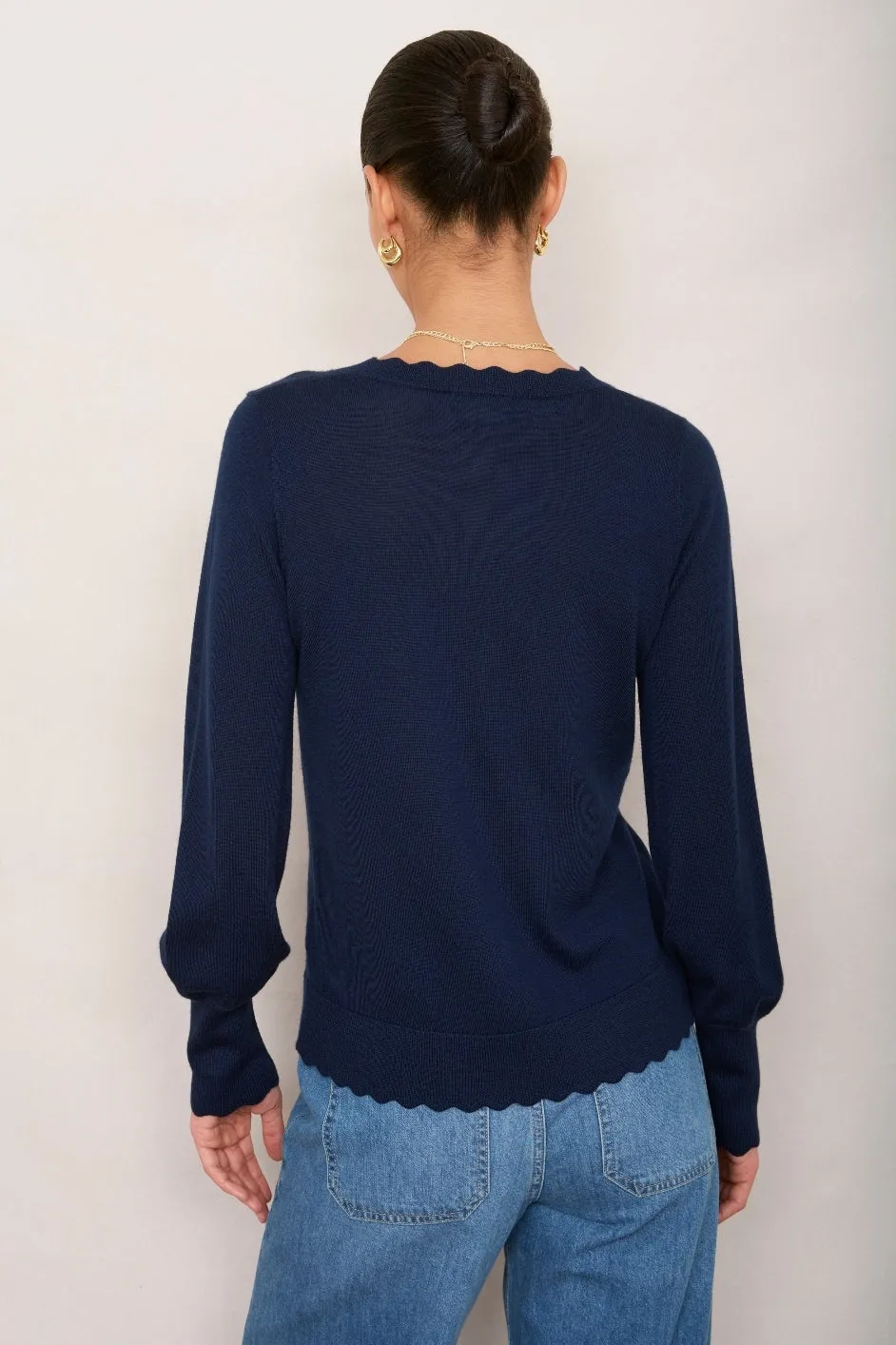 Fleurine Scallop V-Neck Jumper - Midnight