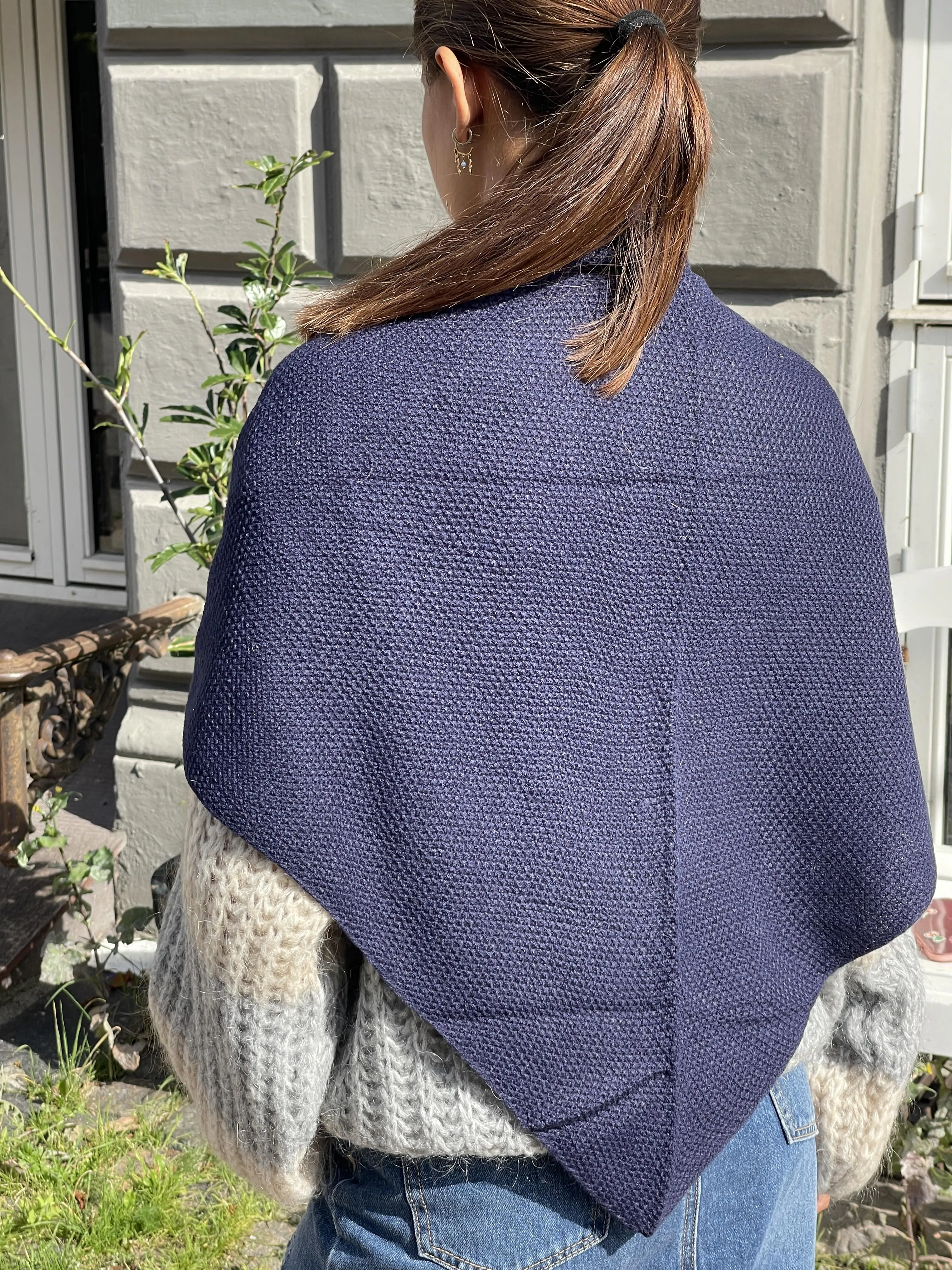 Maisa triangle scarf - Navy