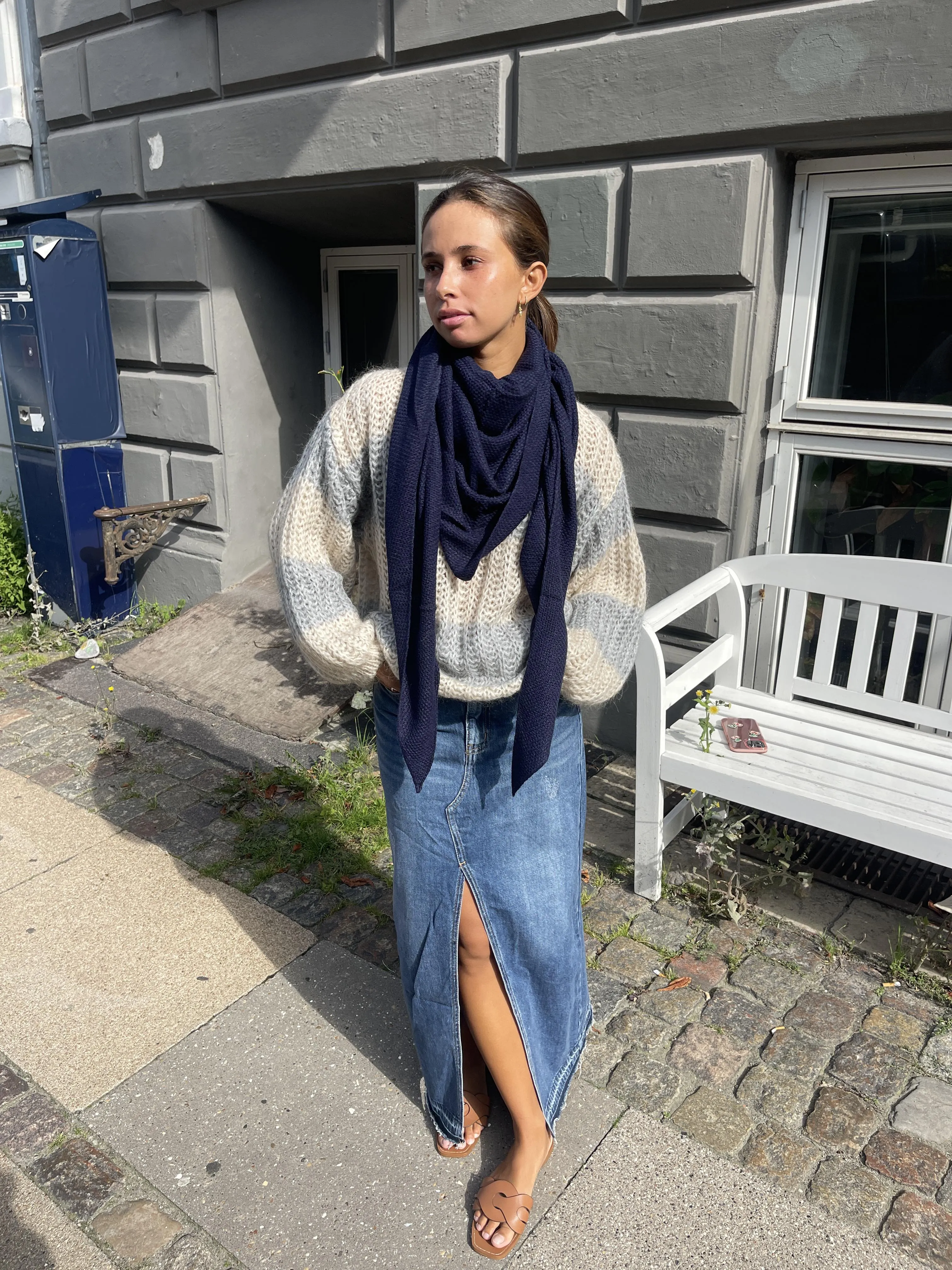 Maisa triangle scarf - Navy