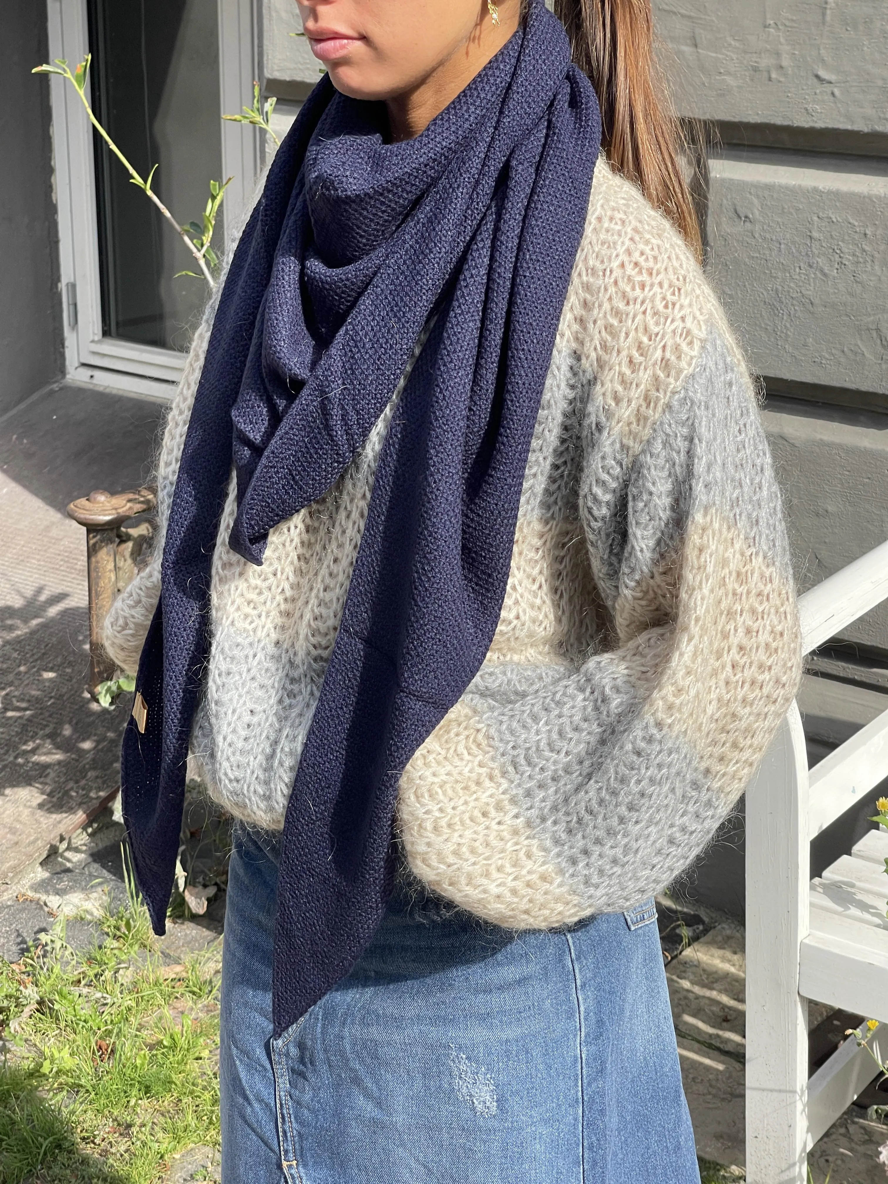 Maisa triangle scarf - Navy