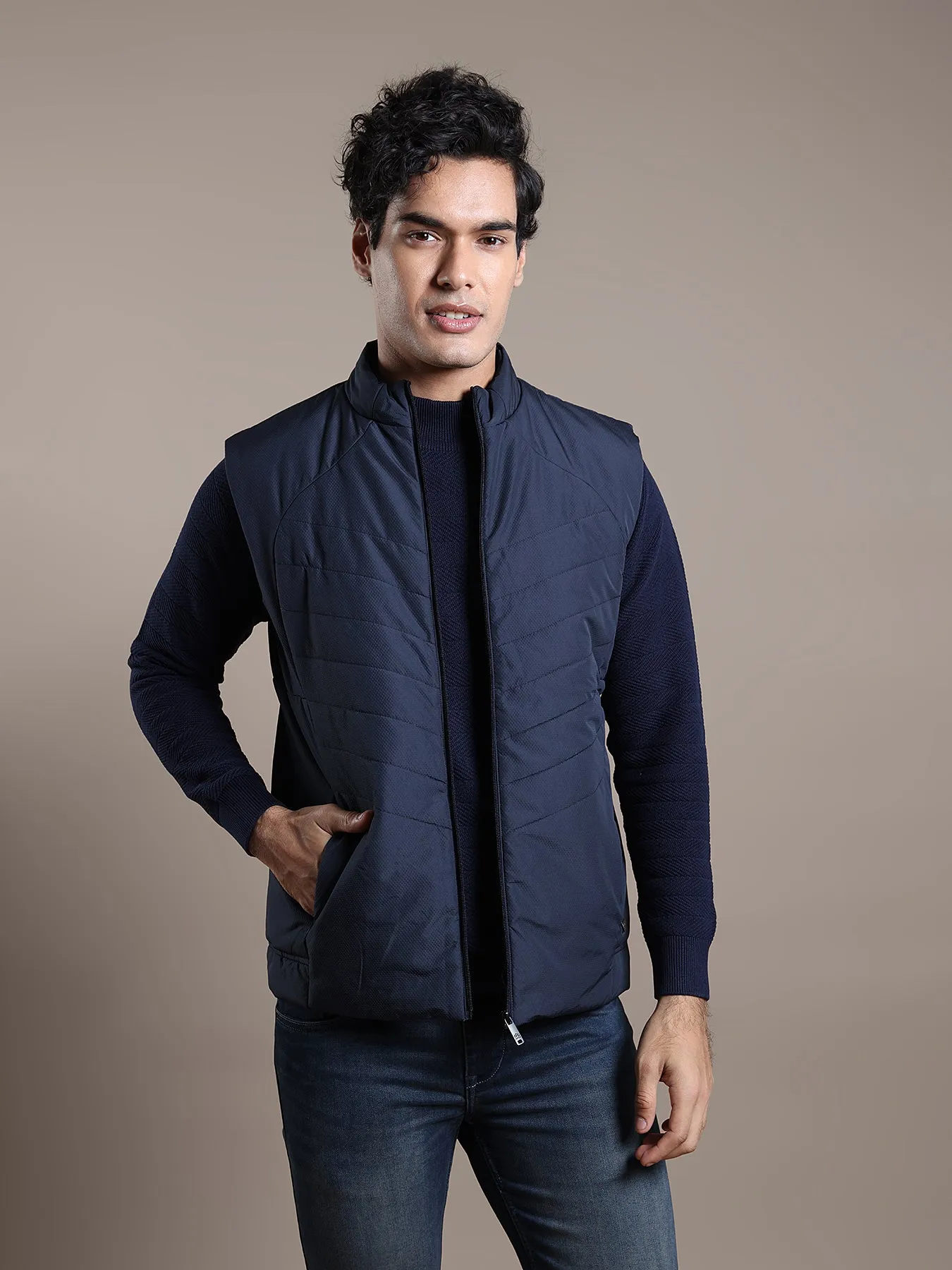 Polyester Navy Blue Plain Regular Fit Sleeve Less Casual Windcheater